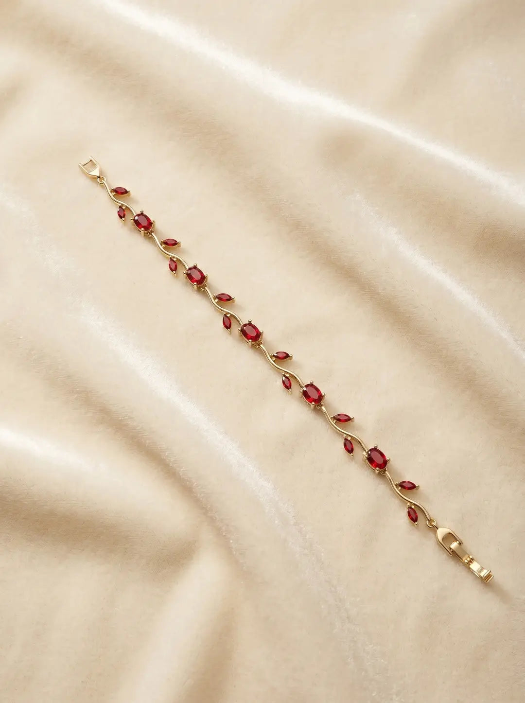 Golden Base Trending Tulip Braclet